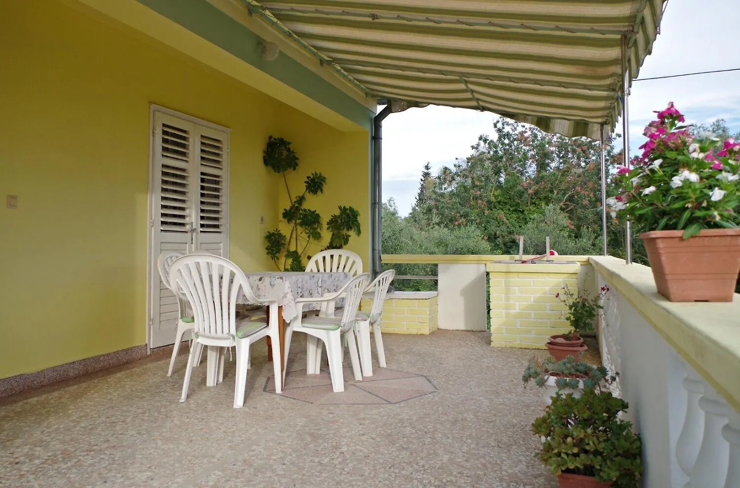 Apartment Mili Sutomiscica