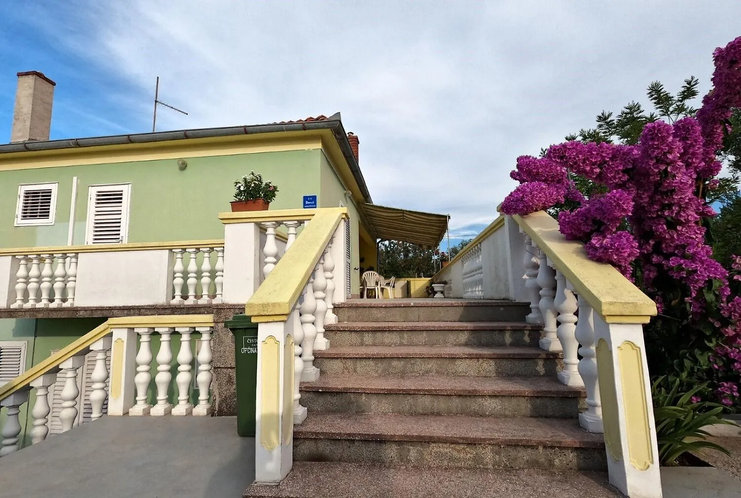 Apartment Mili Sutomiscica